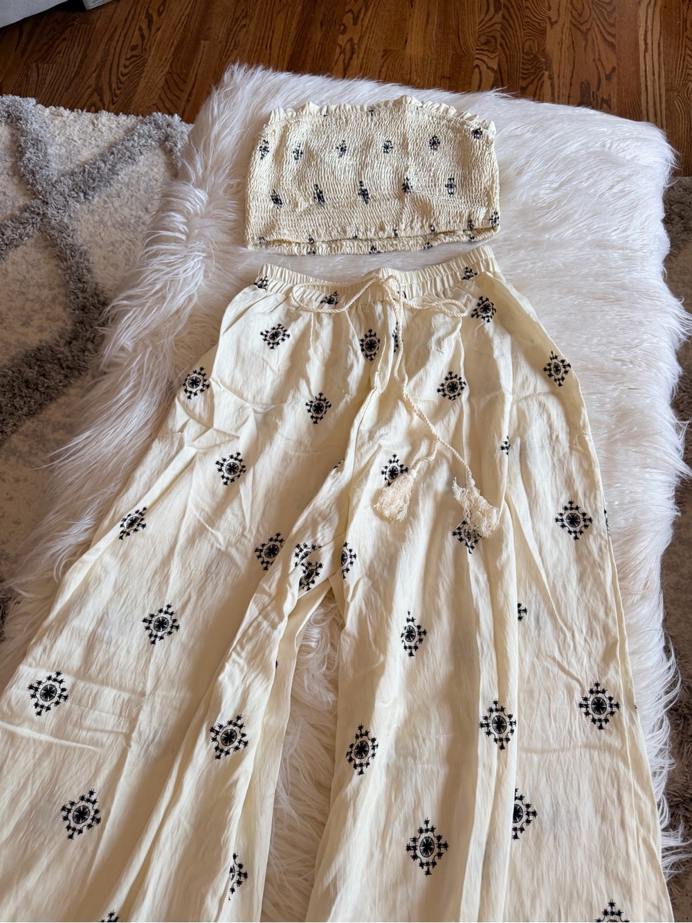 Cream Printed Wide-Leg pants suit